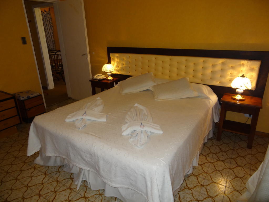 Hotel Mon Petit Villa Carlos Paz Pokoj fotografie